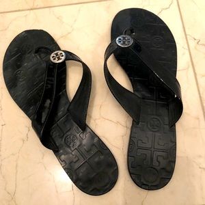 Tory Burch black patent leather flip flops